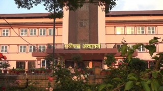 भारतमा काम गर्ने नेपालीलाई वैदेशिक रोजगारीको परिभाषाभित्र नसमेट्नुको कारण पेस गर्न सर्वोच्चको आदेश