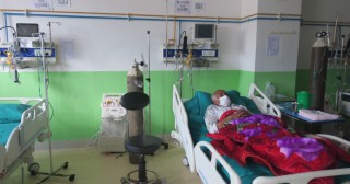 जुम्लामा अनसनरत डा. केसीलाई काठमाडौं ल्याइयो