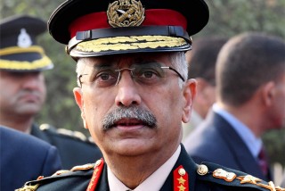भारतीय सेना प्रमुख नरवणे हिमाल हेर्न माउन्टेन फ्लाइटमा, आजै प्रधानमन्त्रीलाई भेटेर स्वदेश फर्किने