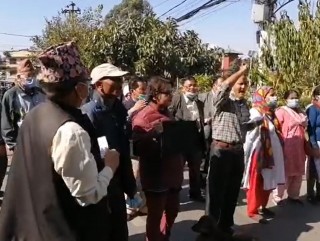 नरवणेविरुद्ध माइतीघरमा प्रदर्शन, लागे यस्ता नारा