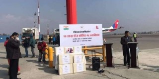 कोरोनाविरुद्धको खोप आजदेखि क्षेत्रीय मेडिकल स्टोरमा ढुवानी हुने