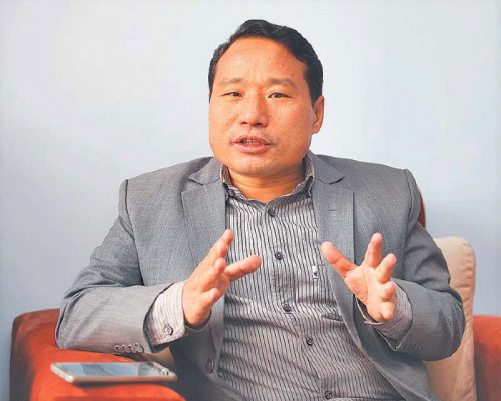 नागरिकता ऐनमा दोहोरो चरित्र नदेखाउन एमालेलाई  वर्षमानको चेतावनी 