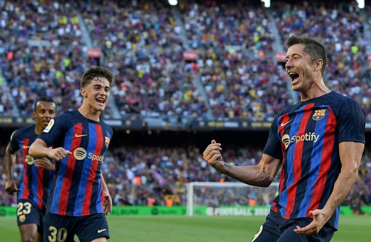 Barcelona beat Sevilla 3-0