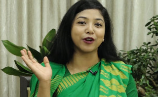आफूमाथि घेराबन्दी गरेको सुनिता डंगोलको आरोप