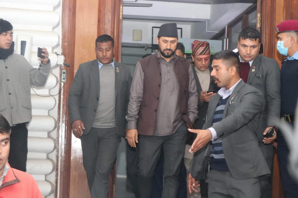 राजेन्द्र लिङ्देनलाई रविले फोन गर्दै भने ‘सरकारबाट हामी आजै बाहिरिन्छौँ’