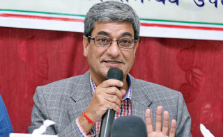 राजनीतिक र तथ्याङकका हिसावले बहुमत भएको पार्टी हो, राष्ट्रपति  कांग्रेसले नै पाउनुपर्छ : रमेश लेखक