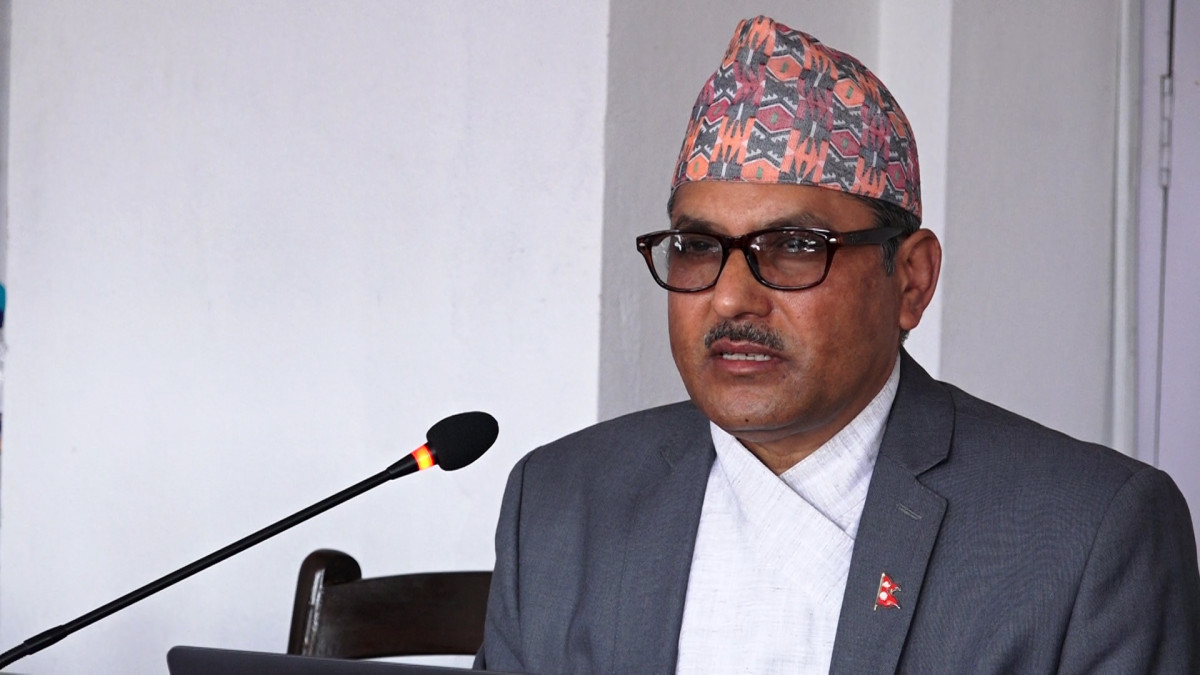 गभर्नर अधिकारी भन्छन्ः देशको अर्थतन्त्र बलियो बन्दै गएको छ, सानातिना धक्काले असर गर्दैन